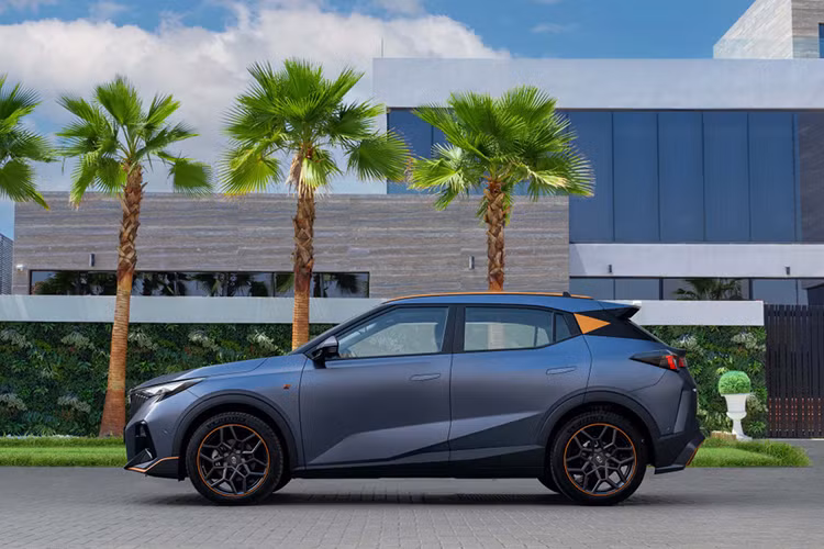 Nếu thông tin này được xác nhận, mẫu xe SUV GAC GS3 Trung Quốc sẽ trở thành sản phẩm thứ tư của thương hiệu GAC tại Việt Nam, nối tiếp bộ đôi GAC M8 và GS8 đã ra mắt vào giữa năm ngoái, cùng với GAC M6 Pro từng xuất hiện tại triển lãm VMS 2024.