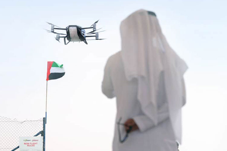 Xe oto bay Trung Quoc hon 3 ty dong chao hang cac dai gia Dubai-Hinh-2