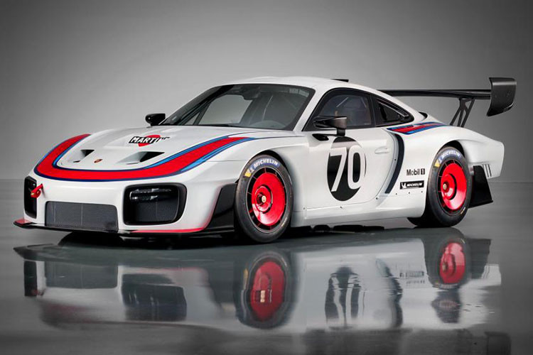 Về thiết kế ngoại thất, mẫu siêu xe Porsche 935 phiên bản kỷ niệm này được lấy ý tưởng từ mẫu xe đua 935/78 "Moby Dick" đã thắng giải Silverstone 6 Hours trong cuộc đua xe Lemans vào năm 1978.