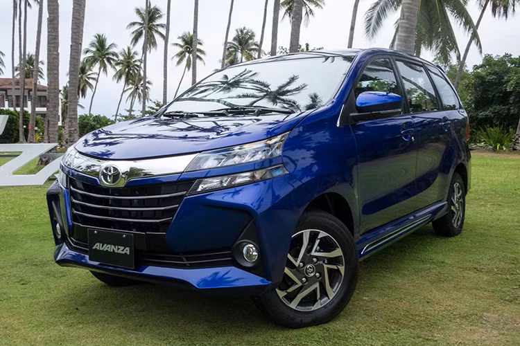 Mới đây tại Philippines, Toyota Motor Philippines (TMP) đã chính thức ra mắt mẫu Avanza 2019 bản nâng cấp tại quốc gia này. Mẫu Toyota Avanza 2019 mới sẽ được bán ra tổng cộng 06 phiên bản khác nhau bao gồm bản 1.5l và 1.3l với cả số sàn và từ động, nhằm cạnh tranh với các đối thủ cùng phân khúc MPV cỡ nhỏ đang bán chạy hiện nay.