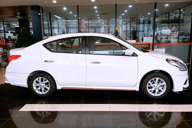 Những chiếc Sunny 2019 hiện vẫn vận hành ổn định, độ cách âm tốt, tiết kiệm nhiên liệu, bền bỉ và ngoại hình còn mới. Tuy nhiên, việc xe đã ngừng bán khiến việc tìm kiếm các phụ tùng thay thế khó khăn, giá cả cao hơn các mẫu xe cùng tầm là điều khiến nhiều người phân vân trước quyết định nên "xuống tiền" hay không.