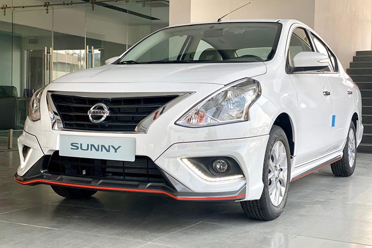  Nissan Sunny 2019 Nếu đang tìm kiếm một chiếc xe sedan đời cao giá rẻ, bền bỉ, tiết kiệm nhiên liệu thì Nissan Sunny đời 2019 là gợi ý đáng để tham khảo. Sunny được đánh giá cao về độ rộng rãi của khoang nội thất, sự thoải mái ở hàng ghế hành khách và có cửa gió điều hòa riêng.
