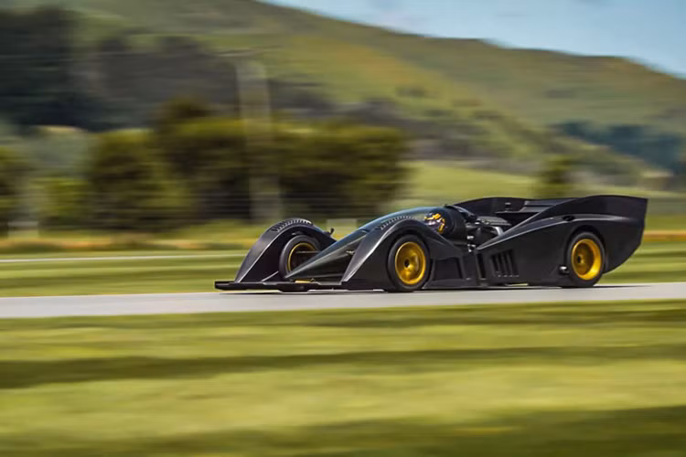 “Cuộc thử nghiệm diễn ra rất tốt và chúng tôi có thể hoàn thành chương trình của mình. Chúng tôi rất vui mừng khi dự án FZERO bước vào giai đoạn tiếp theo. Nó thực sự là một chiếc xe không giống ai”, Dicker cho biết thêm.