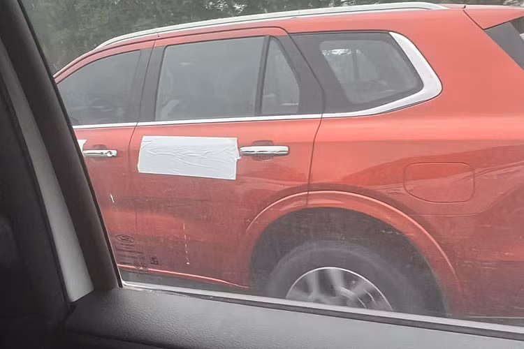 Ford Everest 2022 chay thu tren duong pho Viet, ngay ra mat rat gan-Hinh-3