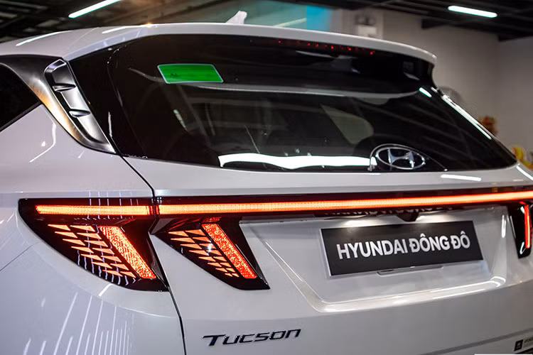 Dù nhà phân phối Hyundai Thành Công Việt Nam chưa có bất kỳ phản hồi nào trước thông tin Tucson nâng cấp sẽ ra mắt ngay trong năm 2024 nhưng nguồn tin từ đại lý được cho là có cơ sở. Bởi, mô hình đang mở bán tại Việt Nam hiện nay đã có mặt trên thị trường từ cuối năm 2021 và chưa nhận được bất kỳ lần làm mới nào.