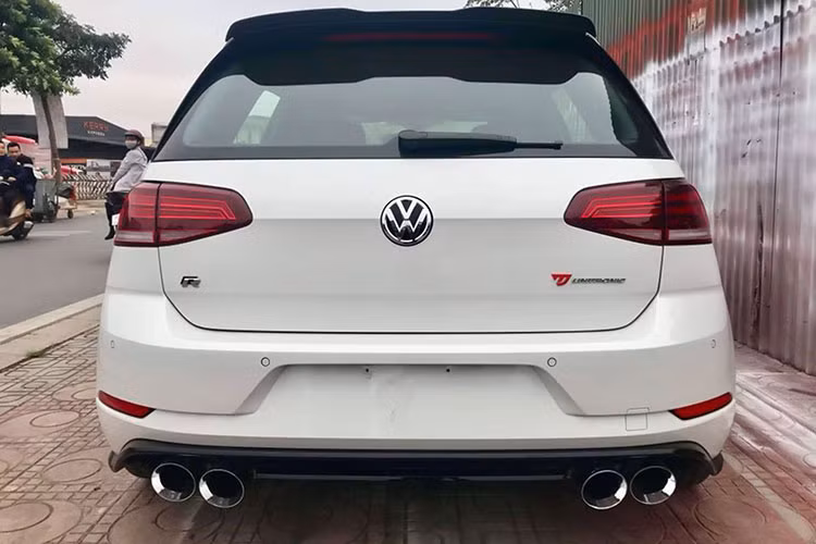 Khối động cơ này sẽ cho công suất 292 mã lực có được tại 5.500v/ và mô-men xoắn cực đại 379Nm tại dải vòng tua 1.800 - 5.500 v/p sức mạnh được truyền xuống bốn bánh (4MOTION) thông qua DSG 7 cấp (hộp số Tiptronic) hoặc số sàn 6 cấp (6MT).