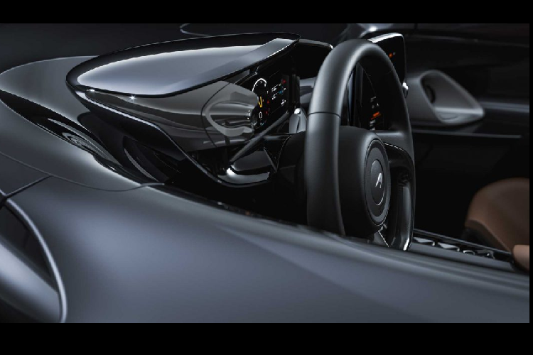 Như đã đưa tin, mẫu siêu xe McLaren Elva được phát triển dựa trên hệ thống khung gầm và thân vỏ bằng sợi carbon siêu nhẹ. Hiện hãng McLaren chưa công bố trọng lượng của siêu xe này. Tuy nhiên, siêu xe nhẹ nhất hiện nay của McLaren có trọng lượng chỉ 1.138 kg.