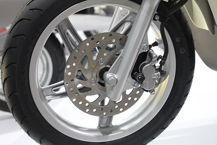 Hệ thống thiết bị kiểm tra xe thành phẩm cũng được nhập khẩu từ châu Âu, kết nối dữ liệu sản xuất để quản lý chặt chẽ chất lượng sản phẩm.