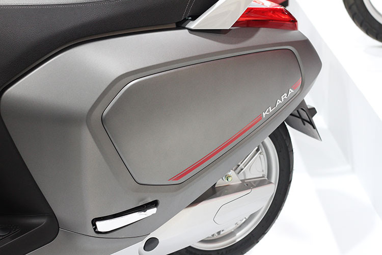 Về hệ thống trạm sạc, cho thuê pin dành cho các sản phẩm xe điện của Vinfast, Công ty có kế hoạch kết hợp với các đối tác thiết lập 30.000 - 50.000 trạm sạc và trạm thuê pin trên toàn quốc đến năm 2020, theo ba mô hình: Trạm sạc thường, trạm thuê pin và trạm sạc nhanh.