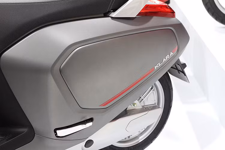 Về hệ thống trạm sạc, cho thuê pin dành cho các sản phẩm xe điện của Vinfast, Công ty có kế hoạch kết hợp với các đối tác thiết lập 30.000 - 50.000 trạm sạc và trạm thuê pin trên toàn quốc đến năm 2020, theo ba mô hình: Trạm sạc thường, trạm thuê pin và trạm sạc nhanh.