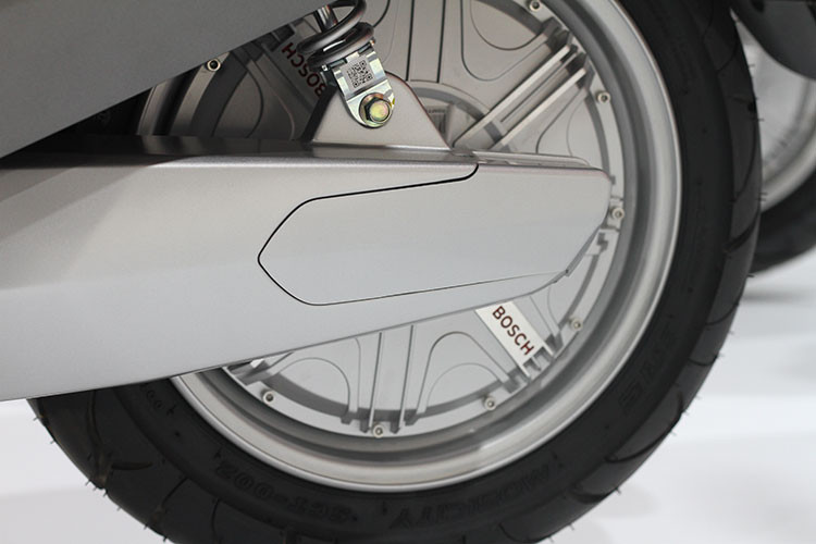 Đặc biệt, tại sự kiện, VinFast đã công bố hệ sinh thái toàn diện cho xe điện thông minh lần đầu tiên xuất hiện với độ phủ rộng khắp Việt Nam. Hệ sinh thái bao gồm: Hệ thống trạm sạc và trạm thuê pin, Hệ thống điện toán đám mây cùng ứng dụng mobile và Hệ thống đại lý uỷ quyền.