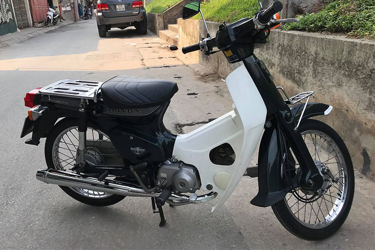 Trên thực tế, cách gọi Honda Cub 82 theo năm của người Việt đối với chiếc xe này là không chính xác khi phải tới năm 1984, Honda mới lần đầu tiên ra mắt thế hệ Super Cub C70 mới với kiểu dáng vuông vức hơn tại một số thị trường, trong đó có chính quốc Nhật Bản.