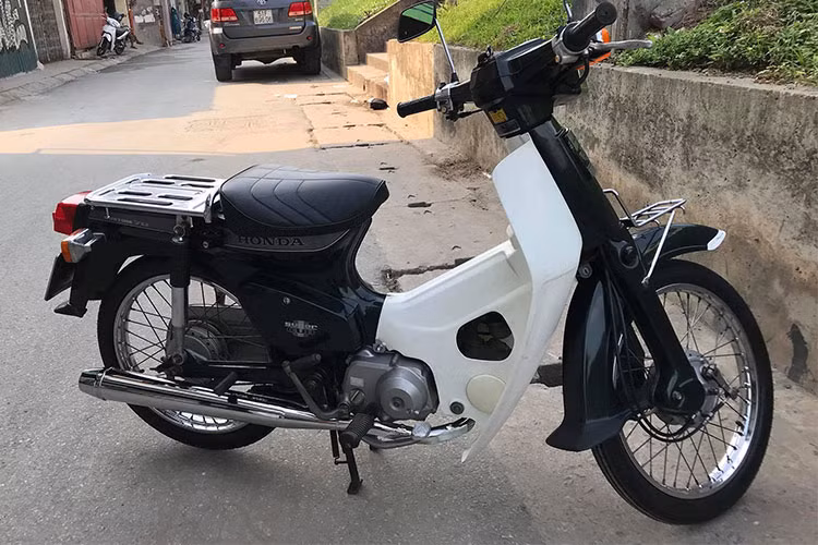 Trên thực tế, cách gọi Honda Cub 82 theo năm của người Việt đối với chiếc xe này là không chính xác khi phải tới năm 1984, Honda mới lần đầu tiên ra mắt thế hệ Super Cub C70 mới với kiểu dáng vuông vức hơn tại một số thị trường, trong đó có chính quốc Nhật Bản.