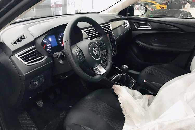 MG5 MT tai Viet Nam gia chi con 374 trieu, re hon Kia Morning-Hinh-2