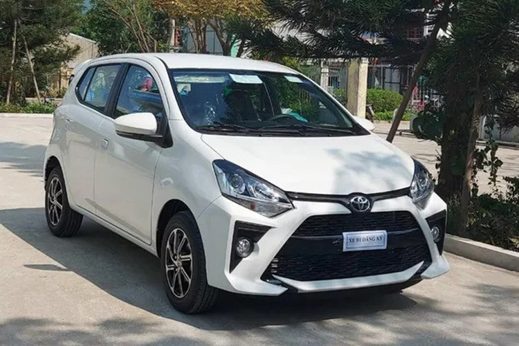 Toyota Wigo đi 2 năm "bổ máy" 2 lần vẫn không hết lỗi là trường hợp của anh Nguyễn Tuấn Hoà tại Quảng Nam. Anh mua chiếc Toyota Wigo tại Đà Nẵng vào năm 2021 nhưng từ đó đến năm 2023, xe liên tục bị lỗi động cơ kêu lạch cạch. Đại lý Toyota thực hiện bảo hành sửa chữa nhiều lần mà không khắc phục được hết lỗi.