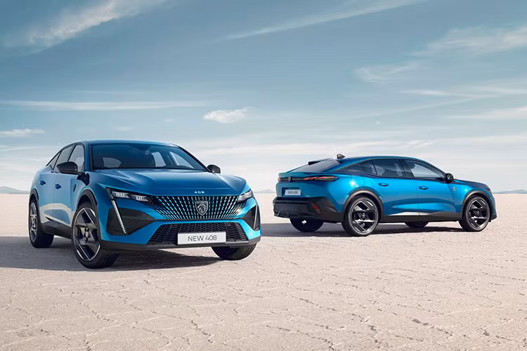 Không chỉ vậy, mẫu xe SUV Peugeot 5008 2025 còn có tùy chọn hybrid sạc điện. Tuy nhiên, hiện chưa có báo cáo về sức mạnh của khối động cơ này trên 5008 mới. Dự đoán, Peugeot E-5008 EV 2025 hoàn toàn mới sẽ ra mắt vào cuối năm nay.