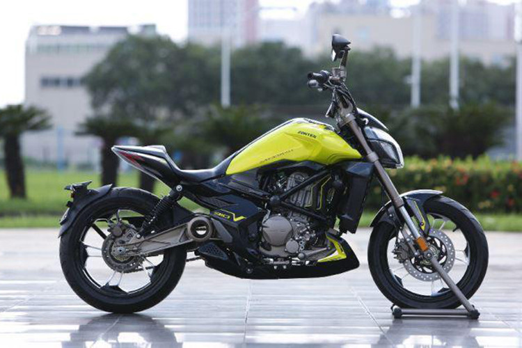 Xe sử dụng khối động cơ được chia sẻ với 2 người anh em của mình là Zontes R310 và X 310 đã được ra mắt tại Thái Lan. Động cơ Zontes 310V mang dung tích 312cc với hệ thống phun nhiên liệu EFI, DOHC 1 xy-lanh, 4 thì, cho công suất tối đa tới 35 hp tại 9.500 vòng/phút và mô-men xoắn cực đại đạt mức 30 Nm tại 7.500 vòng/phút, hộp số côn tay 6 cấp.