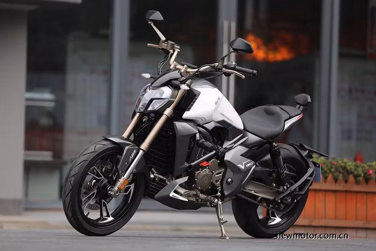  Xe môtô Zontes 310V nhái theo kiểu dáng cruiser cơ bắp Ducati XDiavel đình đám của Ý. Thế hệ mới nhất của nó đến từ hãng xe máy Trung Quốc Zontes, xe sẽ được trình làng tại Thái Lan trong thời gian tới.
