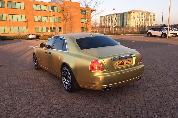 Giám đốc biên tập của Auto Trader, ông Erin Baker, cho biết: "Với sự gia tăng về tính phổ biến và giá trị của tiền ảo Bitcoin trong những năm gần đây, không có gì ngạc nhiên khi người bán đang cố gắng kinh doanh theo cách này, đó là một xu hướng rất lớn và hiện đang giữ một giá trị cao" . 