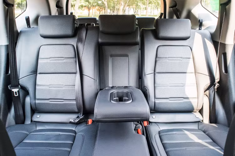 Đáng chú ý nhất chính là tính năng an toàn Honda SENSING bao gồm Hệ thống công nghệ hỗ trợ lái xe an toàn tiên tiến lần đầu ứng dụng trên dòng xe ôtô Honda tại Việt Nam. Hệ thống bao gồm 5 công nghệ hiện đại: Hệ thống phanh giảm thiểu va chạm (CMBS), Hệ thống đèn pha thích ứng tự động (AHB), Hệ thống kiểm soát hành trình thích ứng bao gồm dải tốc độ thấp (ACC with LSF), Hệ thống giảm thiểu chệch làn đường (RDM), Hệ thống hỗ trợ giữ làn đường (LKAS).