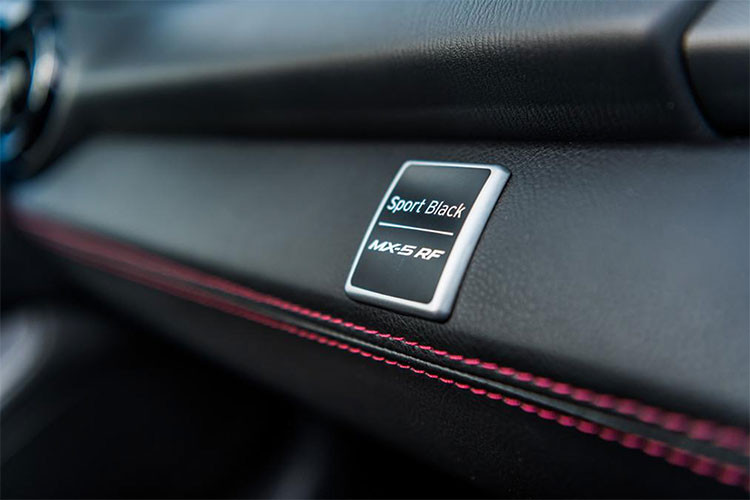 Về sức mạnh, hãng xe hơi Mazda không thay đổi động cơ trên phiên bản MX-5 RF Sport Black Edition so với phiên bản tiêu chuẩn, xe vẫn sử dụng động cơ 4 xy-lanh thẳng hàng (I4) SKYACTIV-G hút khí tự nhiên dung tích 2.0L, động cơ cho công suất tối đa 158 mã lực.