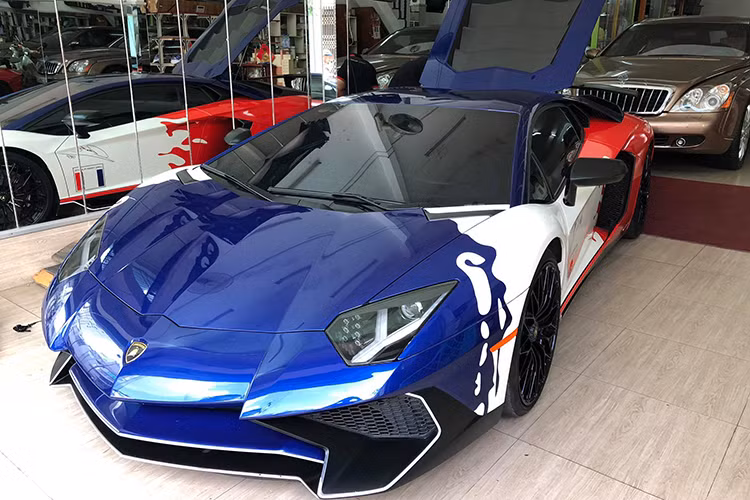 Siêu xe cực hiếm và đắt đỏ Lamborghini Aventador LP750-4 SV Coupe độc nhất vô nhị tại Việt Nam mới đây đã được đại gia siêu xe Minh Nhựa bán lại cho ông chủ công ty nhập khẩu siêu xe quận 5, TP HCM.