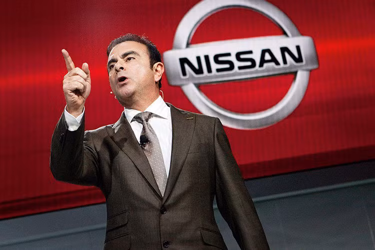Cuu CEO Nissan doi cong ty boi thuong hon 23 nghin ty dong
