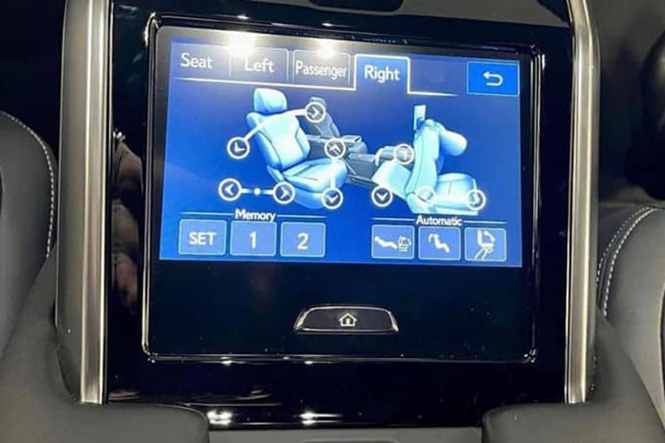 Lexus LX600 2022 sở hữu khối động cơ 3.5 lít tăng áp kép V6 dùng chung với Land Cruiser, động cơ V8 5.7 lít hút khí tự nhiên bị loại bỏ. Nó tạo ra công suất 409 mã lực và mô-men xoắn 650 Nm do đó mang lại sự cải thiện 26 mã lực và 103 Nm so với bản tiền nhiệm. Động cơ này kết hợp với hộp số tự động 10 cấp thay thế cho hộp số 8 cấp trên thế hệ trước.