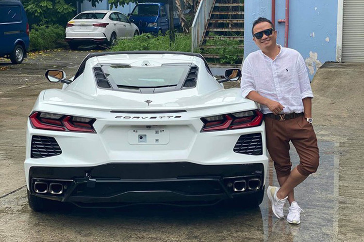 Đi cùng khối động cơ V8 trên Chevrolet Corvette thế hệ thứ 8 đầu tiên về Việt Nam chính là hộp số ly hợp kép 8 cấp do Tremec thiết kế và truyền sức mạnh đến 2 bánh sau. Xe có thể đạt tốc độ 100 km/h từ vị trí đứng yên trong chưa đầy 3 giây và tốc độ tối đa đạt hơn 300 km/h.