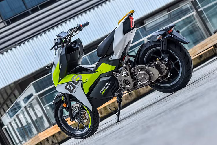 Tất nhiên, mẫu xe này cũng được trang bị an toàn đầy đủ với ABS trước, đèn full LED, màn hình LCD hiện đại cùng ứng dụng có thể kết nối được với xe thông minh.