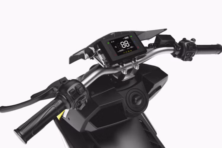 Ngoài ra, mẫu xe máy điện Felo FW-06 của Trung Quốc này còn có hệ thống khóa thông minh chống trộm hiệu quả và tiện lợi khá giống với Smartkey trên xe máy tay ga Honda.