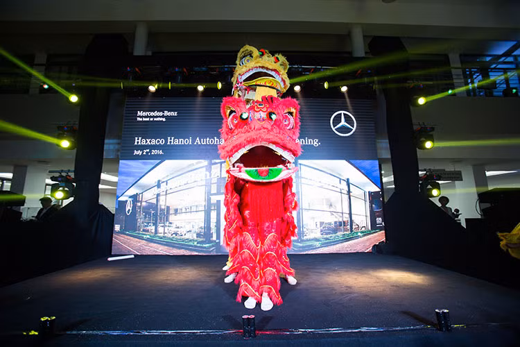 Thành lập vào 02/2015, Haxaco Hà Nội là trung tâm bán hàng và dịch vụ thứ 11 của MBV và là trung tâm thứ 4 đối với Haxaco – nhà phân phối ủy quyền đầu tiên của thương hiệu “Ngôi sao 3 cánh” tại Việt Nam. Đây là sự chuyển mình mạnh mẽ của Haxaco Hà Nội sau một năm hoạt động.