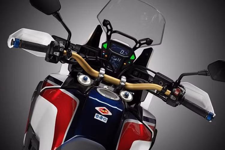 Về công nghệ, CRF1000L Africa Twin 2017 vẫn sẽ được hãng xe máy Honda trang bị hệ thống chống bó cứng phanh ABS đa kênh có thể tắt được trên bánh sau để chạy off-road và hệ thống kiểm soát mô-men xoắn HSTC như phiên bản trước đó.