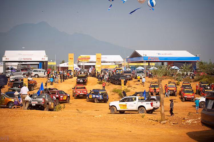 Hai ngày thi đấu đã trôi qua nhanh như cách 80 xe đua lao về vạch đích. Kết quả đã rõ ràng, những tay đua tài năng nhất đã giành được những phần thưởng xứng đáng. Tuy nhiên, phần thưởng chỉ là phụ, điều quan trọng nhất là những trải nghiệm mà vận động viên cũng như khán giá có được khi đến với giải PVOIL Cup 2019. Một khi đã được thỏa mãn cơn khát off-road, chắc chắn những vận động viên đến với mùa giải 2019 sẽ lại xuất hiện trong mùa tiếp theo và rồi chính họ sẽ tạo nên những màn thi đấu còn máu lửa hơn, cạnh tranh hơn năm nay.