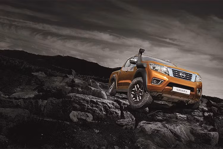Hãng xe hơi Nissan vừa chính thức giới thiệu mẫu xe bán tải Nissan Navara of-road AT32 – chiếc Navara chính hãng có khả năng offroad tốt nhất trước nay tại triển lãm xe thương mại “Commercial Vehicle Show 2018” ở Birmingham, Anh quốc.