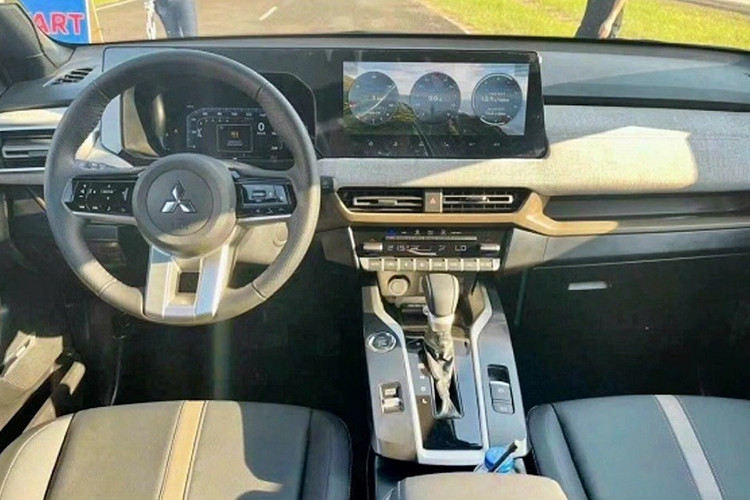 Trừ trang bị an toàn, mẫu xe SUV Mitsubishi Xforce bán ở Việt Nam sẽ sở hữu thiết kế và trang bị tiện nghi tương tự xe dành cho Indonesia. Mẫu xe này cũng có những trang bị ngoại thất đáng chú ý như cụm đèn LED hình chữ "T" trước/sau, lưới tản nhiệt cỡ lớn, ốp gầm sơn cùng màu thân xe, đèn sương mù LED, vành hợp kim 18 inch và cửa cốp chỉnh điện, tích hợp cảm biến đá cốp.