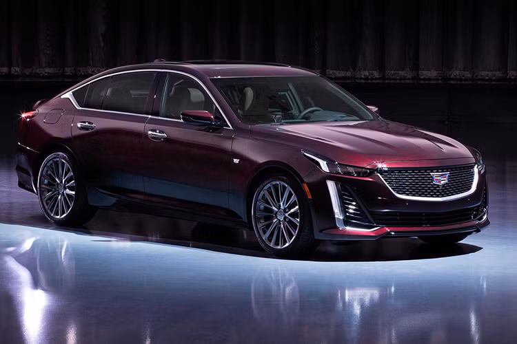 CT5 đi kèm với nhiều chế độ vận hành như: Tour, Sport, Snow/Ice (tuyết) hay My Mode (tùy chỉnh) với nhiều sự thay đổi như: các bước chuyển số, cảm giác lái và phanh cũng như sự phân bổ mô-men xoắn giữa hai trục trước sau (bản AWD). Giá xe Cadillac CT5 mới sẽ được công bố khi bán ra tại Mỹ vào mùa thu năm nay.