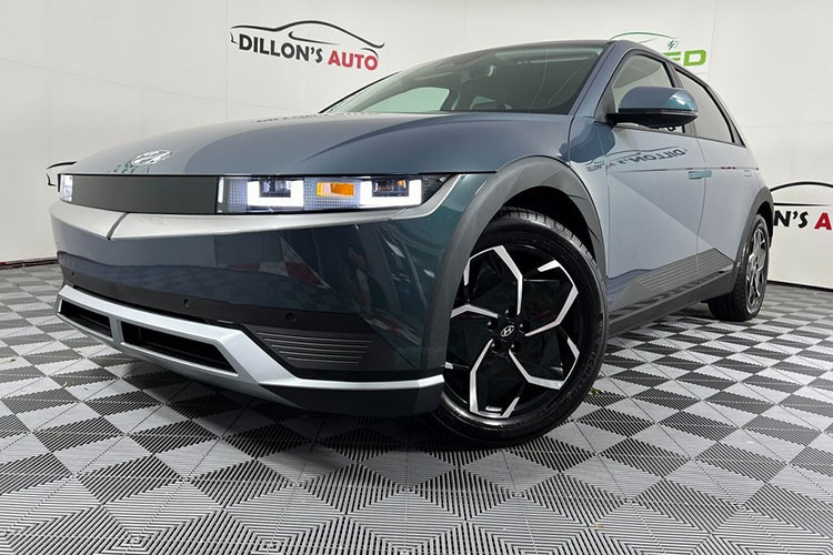 Đây được coi là mức giá khá hời đối với những khách hàng mong muốn trải nghiệm xe, trong tình trạng khan hiếm hàng tại Australia. Tuy nhiên, hiện tại chương trình mua xe cũ này chỉ áp dụng tại khu vực Sydney.