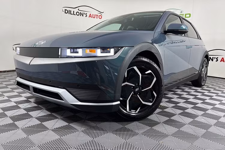 Đây được coi là mức giá khá hời đối với những khách hàng mong muốn trải nghiệm xe, trong tình trạng khan hiếm hàng tại Australia. Tuy nhiên, hiện tại chương trình mua xe cũ này chỉ áp dụng tại khu vực Sydney.