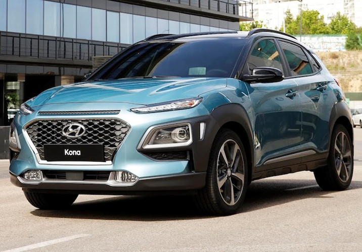 Mẫu xe crossover Hyundai Kona 5 cửa ra mắt lần đầu tại Hàn Quốc vào tháng 06/2017 và xuất hiện tại triển lãm Los Angeles Auto Show hồi đầu tháng 12/2017. Tại Trung Quốc nó lấy tên là Hyundai Encino, Bồ Đào nha nó gọi là Hyundai Kauai. Phần còn lại trên thế giới, nó lấy tên là Hyundai Kona, đặt theo tên một quận phía tây quần đào Hawaii.