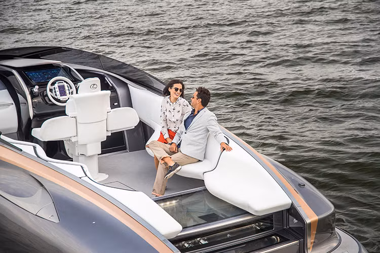 Theo tờ Nikkei, hãng Lexus "chưa đưa ra quyết định về giá bán và ngày bày bán chiếc du thuyền này". Khách hàng có lẽ cũng không nên trông đợi quá nhiều vì ông Yomoyama tiết lộ: "Lexus chưa có kế hoạch thương mại hóa phiên bản 13 mét của chiếc du thuyền này. Tuy nhiên, chúng tôi chắc chắn sẽ bán phiên bản dài 18 mét của chiếc du thuyền".