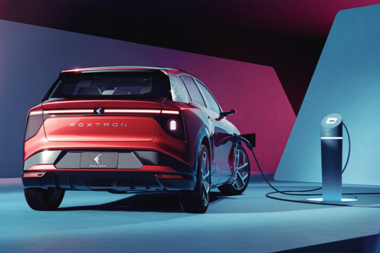 Foxconn bat tay Mitsubishi, chuan bi ra mat oto dien hoan toan moi-Hinh-3