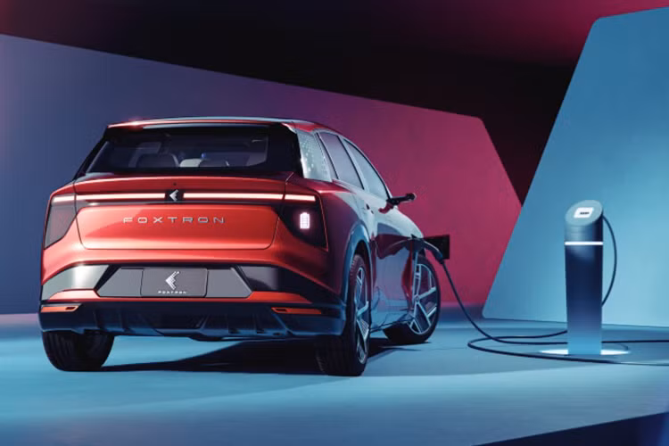 Foxconn bat tay Mitsubishi, chuan bi ra mat oto dien hoan toan moi-Hinh-3