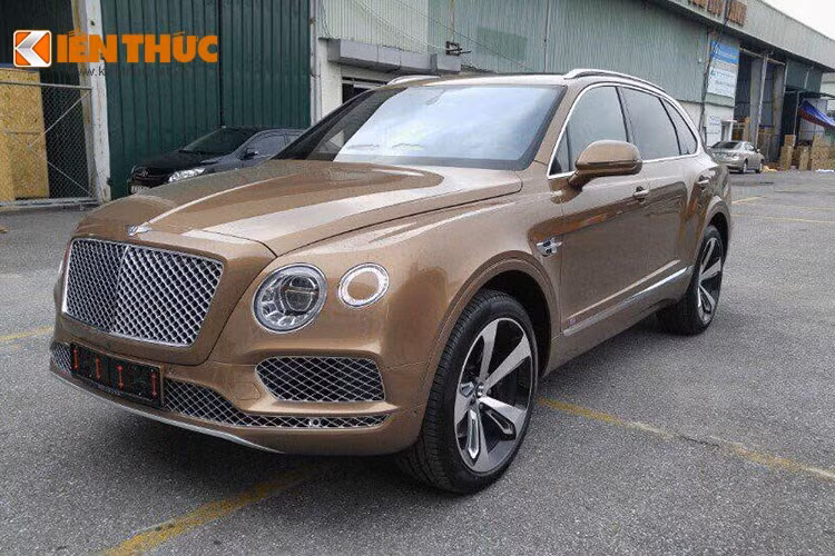 Cung cấp sức mạnh cho Bentayga là động cơ mới loại 6 lít W12 tăng áp turbin kép cho công suất 600 mã lực và mô-men xoắn cực đại 900 Nm. Chiếc SUV có khả năng tăng tốc từ từ 0 lên 100 km/h trong 4,1 giây trước khi đạt tốc độ 301 km/h, đồng nghĩa với ngôi vị SUV nhanh nhất thế giới.