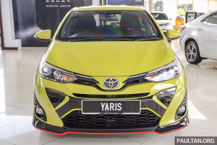 Giá xe Toyota Yaris 2019 tại Malaysia vẫn chưa công bố chính thức, nhưng phiên bản J thấp nhất được cho là có giá khoảng 71.888 RM (406 triệu đồng); bản E là 77.888 RM (440 triệu đồng) và bản G là 84.888 RM (479 triệu đồng). Xe sẽ có tổng cộng 05 màu sơn lựa chọn.