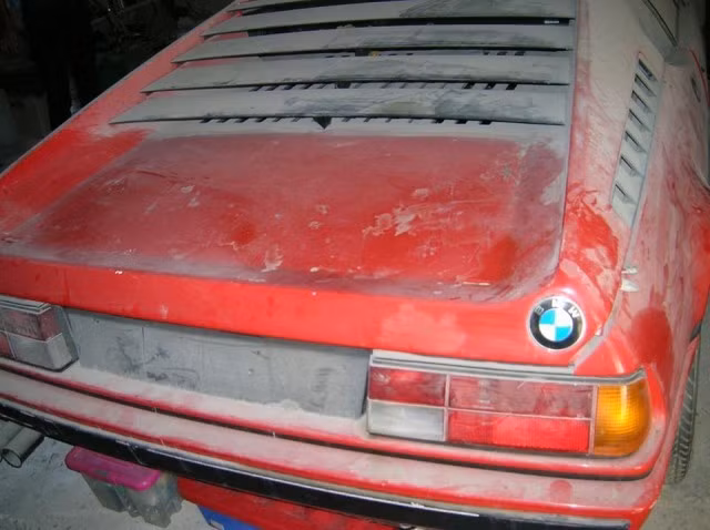 Nhiệm vụ đặt ra cho tay chơi xe cổ người Đức Mint Classics không quá khó khăn bởi chiếc M1 vẫn còn nguyên hình dáng, chỉ bám bụi.