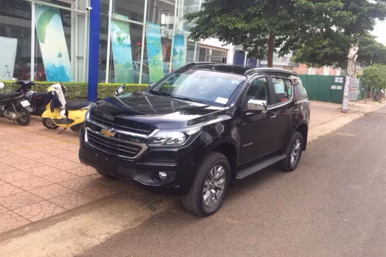 Chevrolet Trailblazer 2.8L 4x4 AT LTZ sở hữu động cơ Turbo diesel Duramax 2.8L 4 xy-lanh, mức khí thải đạt tiêu chuẩn Euro 4. Đây cũng là động cơ turbo diesel hai cầu duy nhất trên thị trường trong thời điểm hiện tại cho công suất đạt 197 mã lực và mô men xoắn đạt 500 Nm.