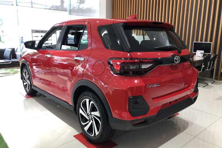 Toyota Raize 2023 tại Việt Nam được trang bị khối động cơ 1.0L Turbo, sản sinh công suất cực đại 98Hp và mô-men xoắn cực đại 140Nm.