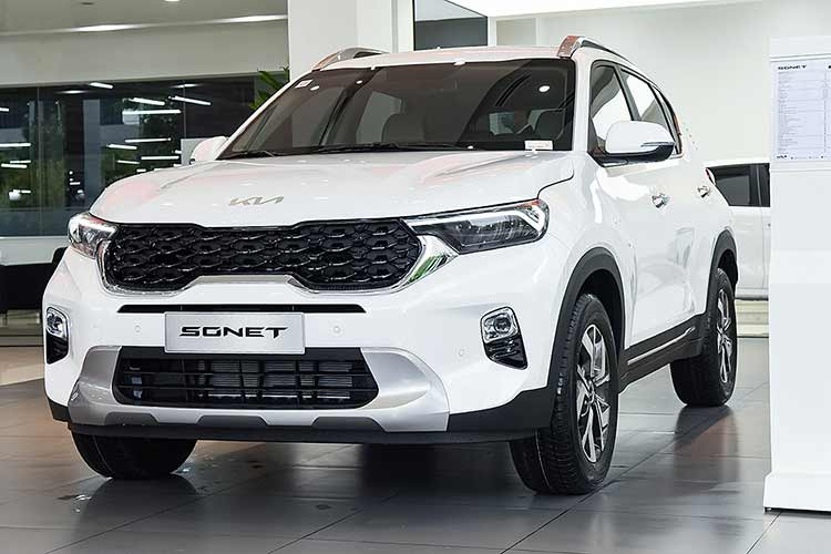  KIA Sonet: từ 519 triệu đồng KIA Sonet hiện đang là mẫu SUV cỡ A bán chạy nhất Việt Nam với doanh số 9 tháng của năm 2023 đạt 6.626 xe, bỏ khá xa con số 3.470 xe của đối thủ Toyota Raize. Hiện xe được lắp ráp trong nước với 3 phiên bản cùng khoảng giá từ 519 - 574 triệu đồng.