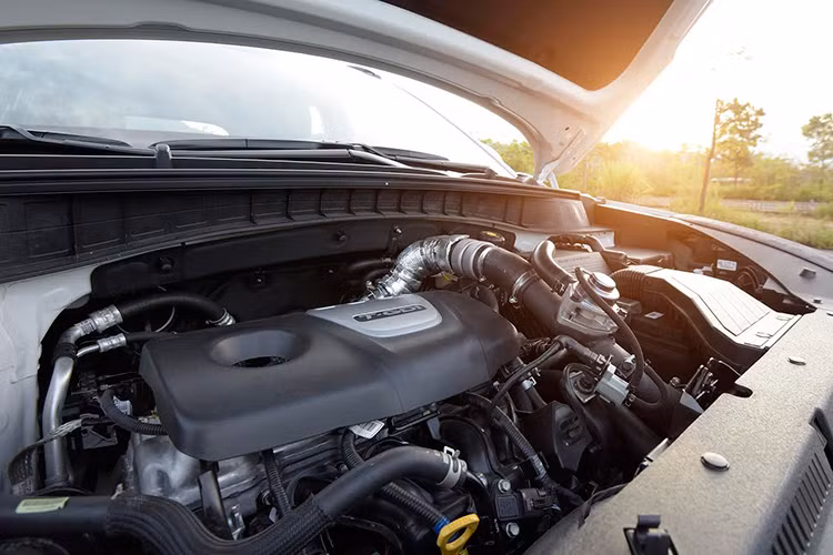 Được lắp tại Việt Nam dạng CKD, Tucson 2017 trang bị tới 3 phiên bản động cơ. Đầu tiên là động cơ Turbo phun xăng trực tiếp 1.6L T-GDi cho công suất cực đại 177 mã lực tại 5.500 vòng/phút cùng Momen xoắn cực đại 265Nm tại 1.500 ~ 4.500 vòng/phút. Động cơ này đi kèm hộp số ly hợp kép 7 cấp DCT. Trên phiên bản này được trang bị hệ thống giảm xóc hiệu suất cao ASD p tăng cường khả năng vận hành ổn định.